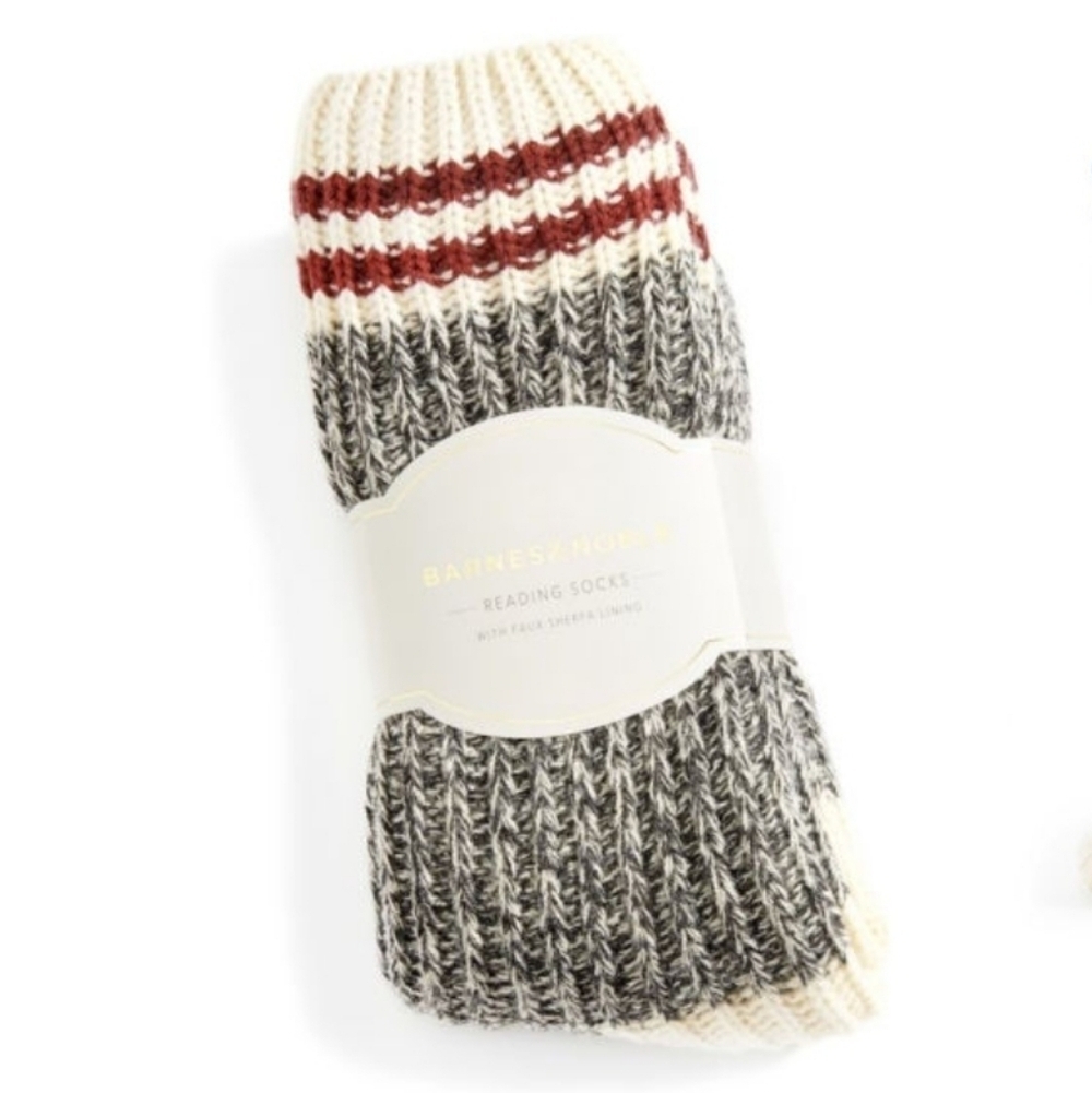 ❤️BUY 5 GET 3 FREE Barnes & Noble Sock Monkey Reading Socks - Picture 2 of 13